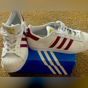 Adidas-original: white/burgundy/gold sneakers, size 7, women.